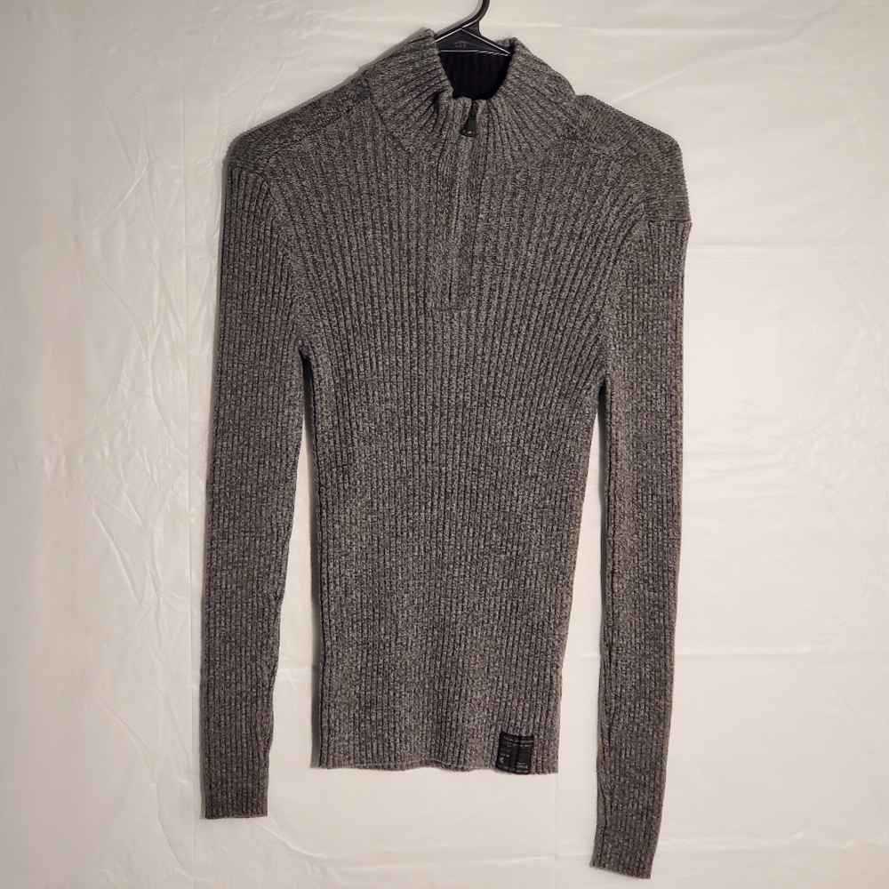 LIKE NEW EXPRESS SWEATER